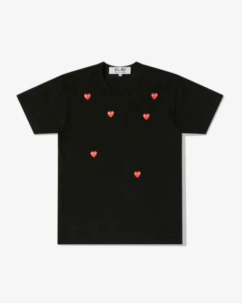 CDG Play Multi Red Heart Logo T-Shirt Black Front Front view CDG Play Multi Red Heart Logo T-Shirt Black