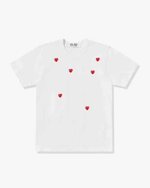 CDG Play Multi Red Heart T-Shirt White Front CDG Play Multi Red Heart T-Shirt White front view with multiple red heart logos
