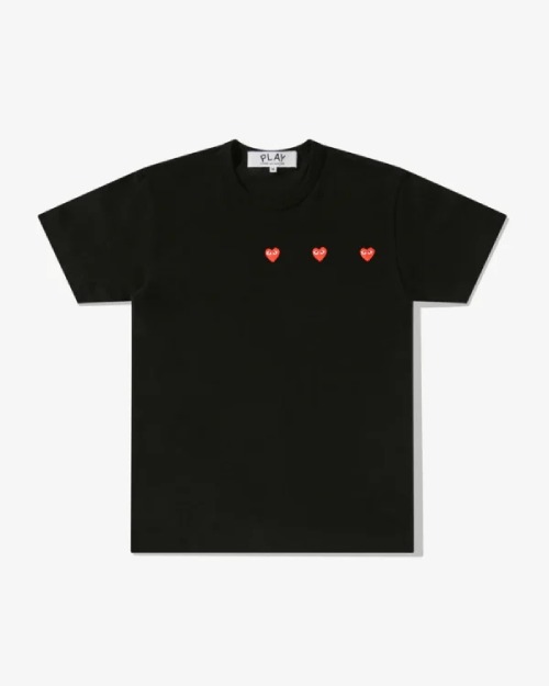 CDG Play Multi Red Heart T-Shirt Black Front CDG Play Multi Red Heart T-Shirt Black front view