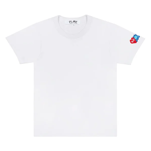 PLAY-INVADER-T-SHIRT-RED-AND-BLUE-SLEEVE-EMBLEM-WHITE-600x600-1.webp CDG Play Invader T-Shirt Red and Blue Sleeve Emblem (White) - Image 1