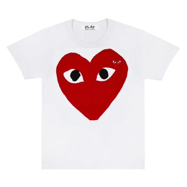 PLAY-T-SHIRT-LARGE-RED-HEART-AND-EMBLEM-600x600-1.webp CDG Play T-Shirt Large Red Heart and Emblem - Image 1